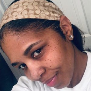 Meet your Posher, Connie